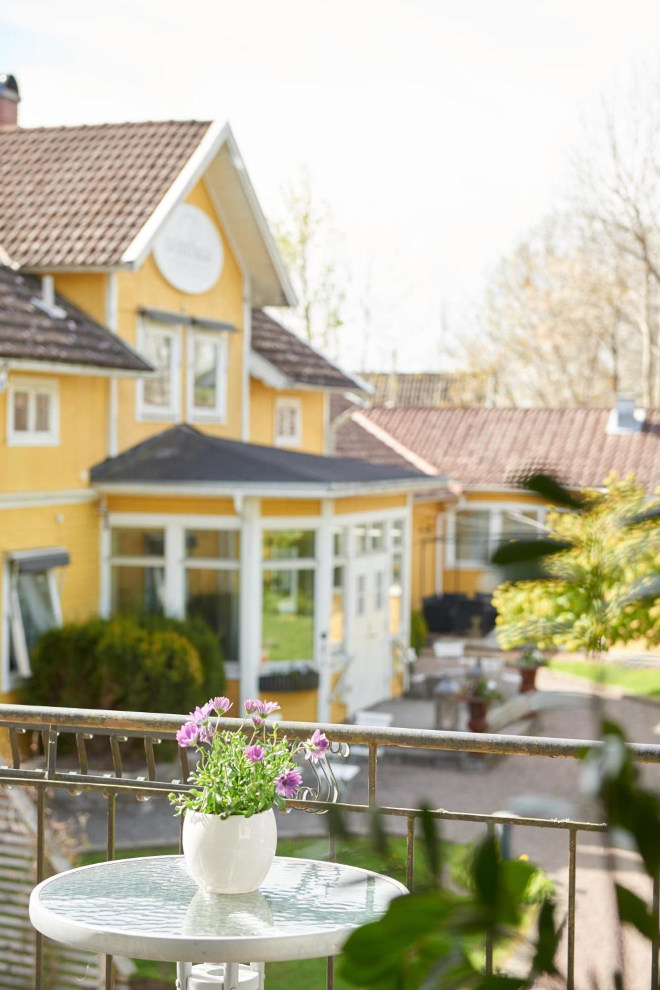 Hotell Bjoerkhaga Mullsjo Exterior photo